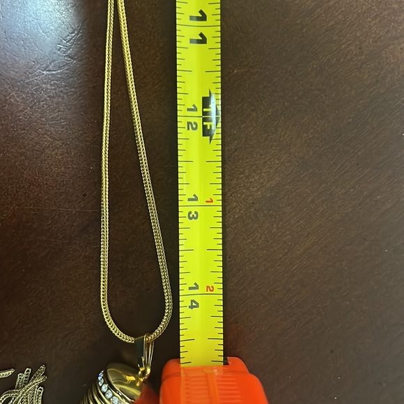 Joan Rivers necklace watch 14 inch gold tone chain. - Picture 3 of 3